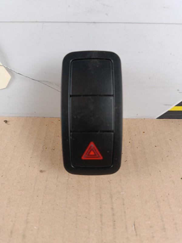 Bouton de warning AUDI A1 1 PHASE 1 Essence - 1