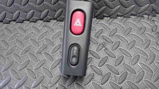 Bouton de warning RENAULT LAGUNA 1  - 1