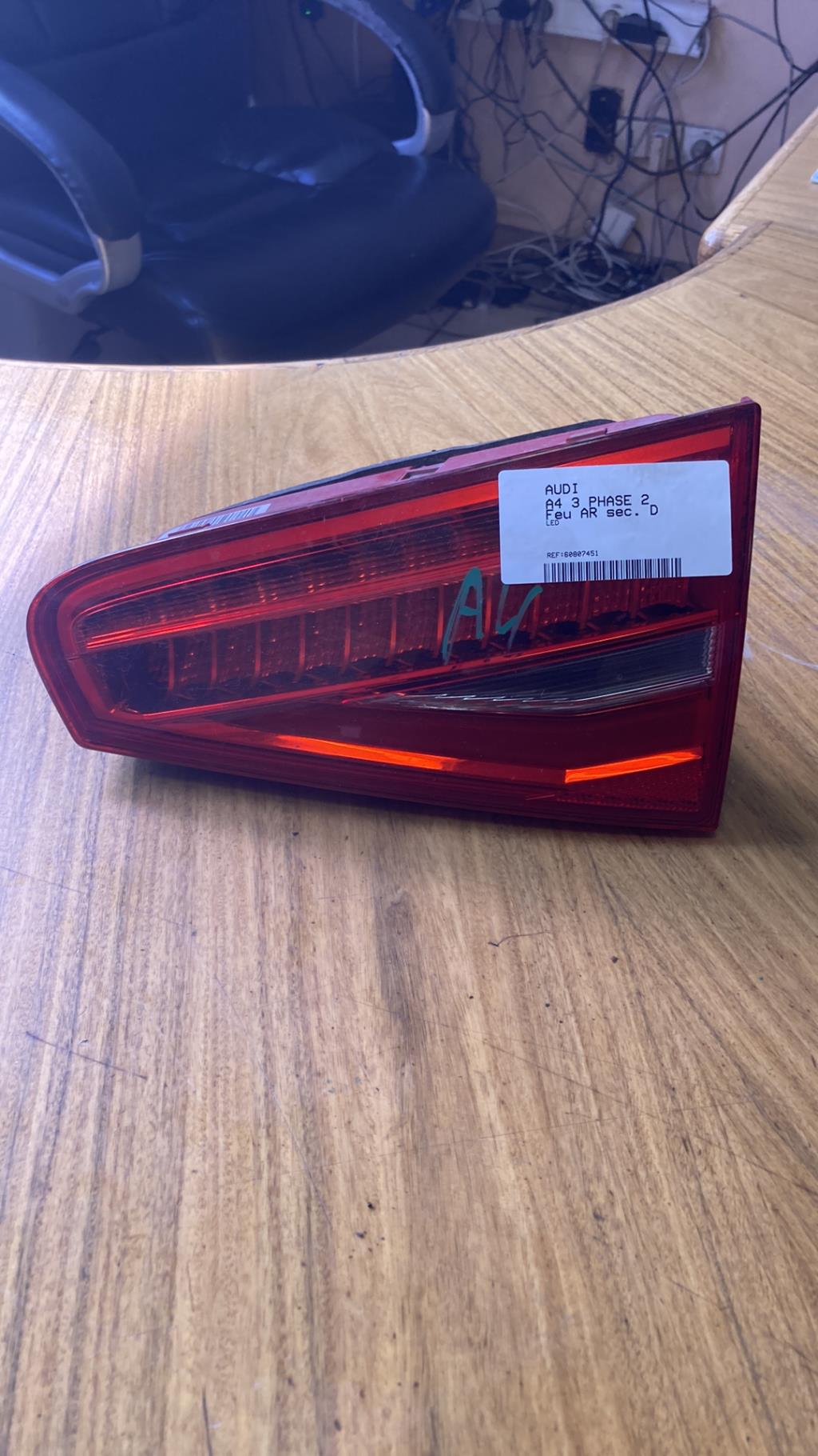 Feu arriere secondaire droit (feux) AUDI A4 3 PHASE 2 Essence - 1