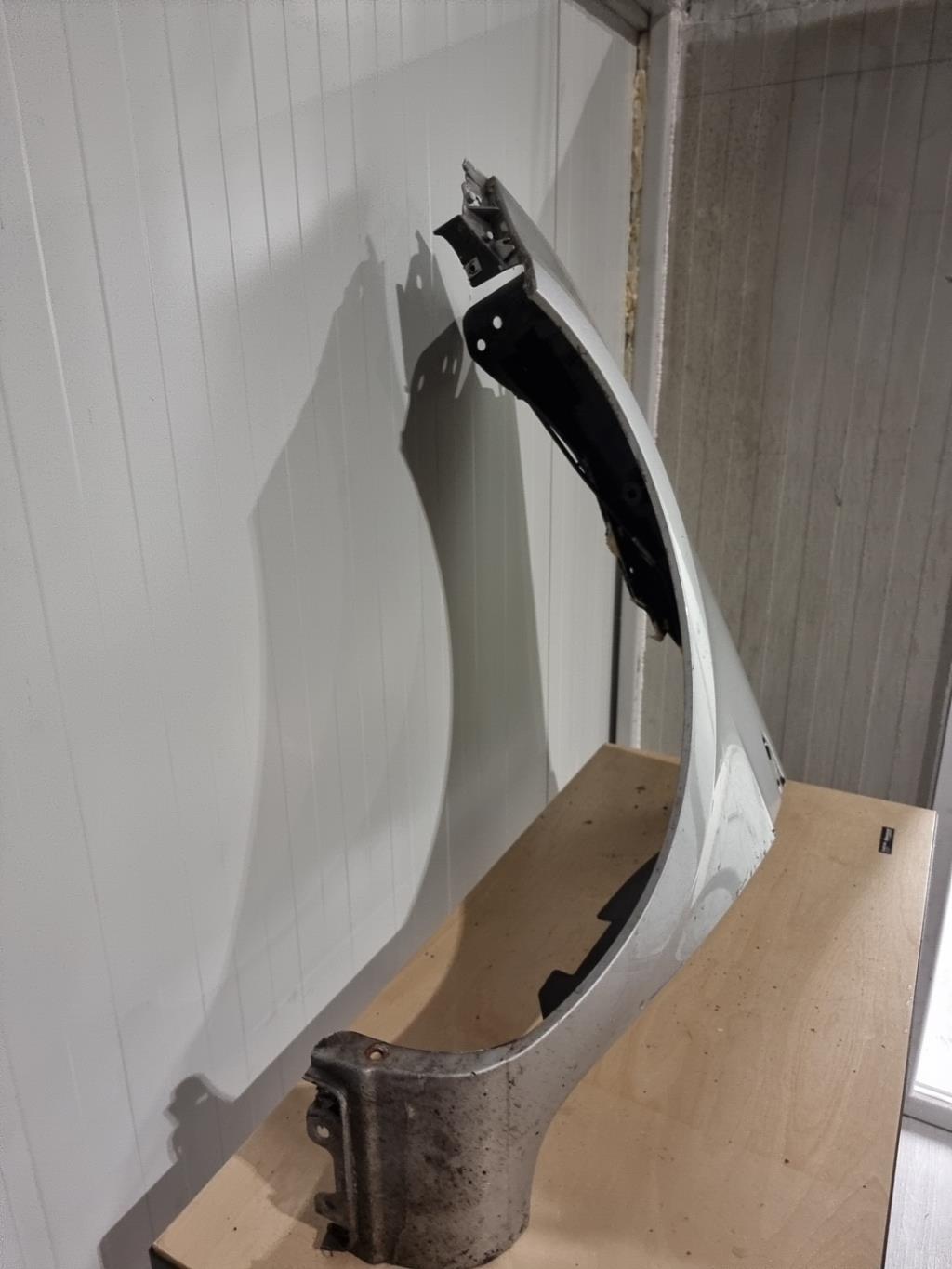 Aile avant gauche RENAULT CLIO 3 PHASE 2 Essence - 1