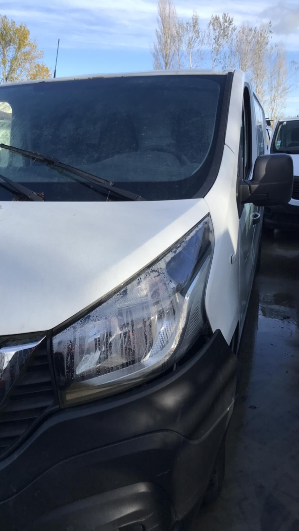 Calandre NISSAN NV300 Diesel - 1