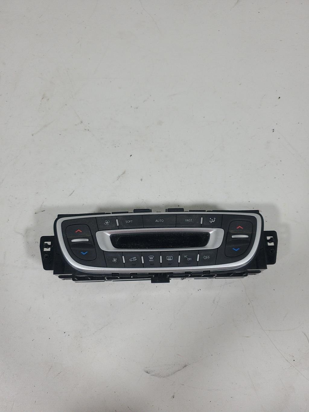 Commande chauffage RENAULT MEGANE 3 PHASE 3 Essence - 1
