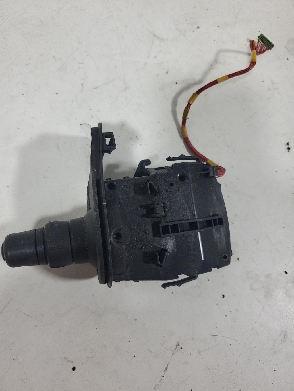 Commodo phare RENAULT CLIO 3 PHASE 1 BREAK Diesel - 1