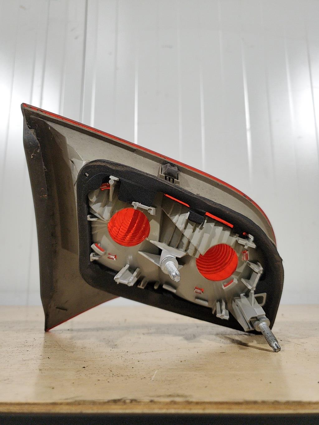 Feu arriere secondaire droit (feux) AUDI A4 2 AVANT PHASE 2 BREAK Diesel - 1