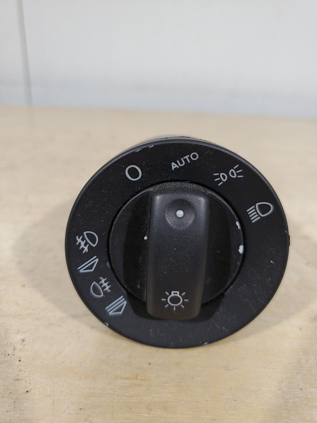 Commande de phare AUDI A4 2 AVANT PHASE 2 BREAK Diesel - 1