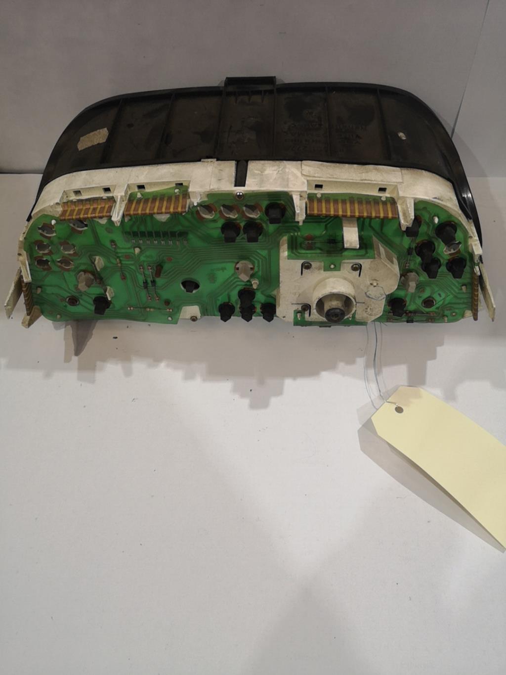 Compteur PEUGEOT 306  - 1