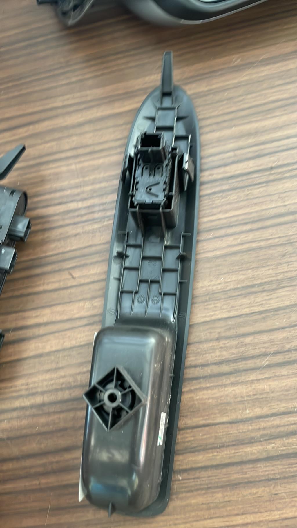 Interruttore lavacristalli anteriore destro CITROEN C4 2 PHASE 1 Diésel - 1