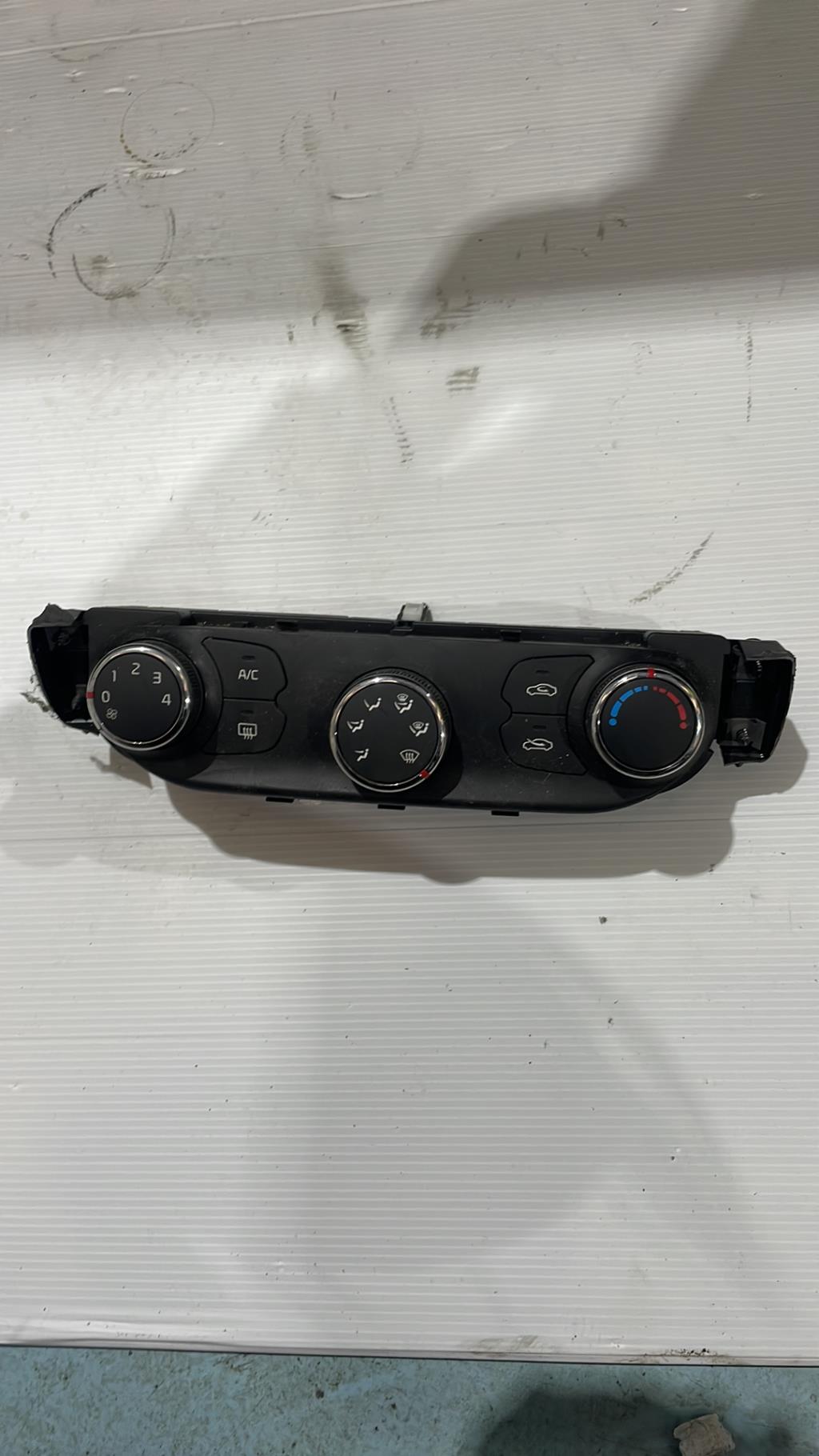 Commande chauffage KIA CEE-D 2  - 1