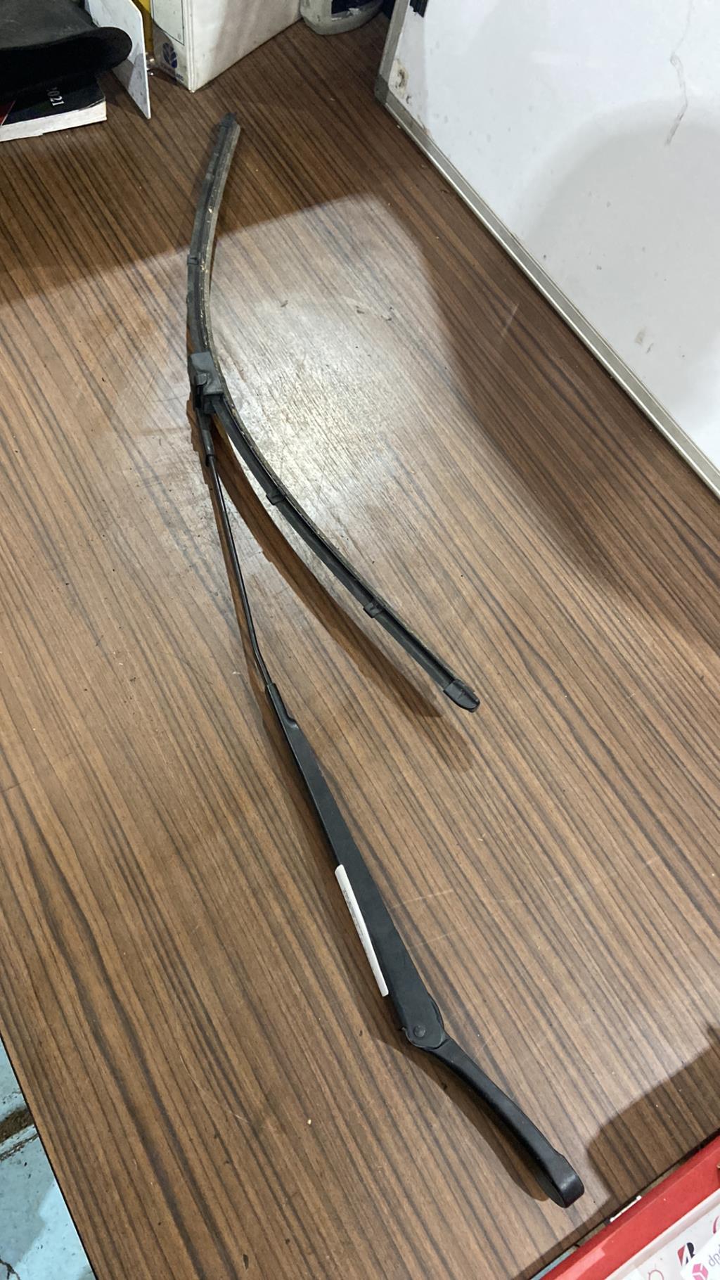 Braccio tergicristallo anteriore VOLKSWAGEN TOURAN 1  - 1