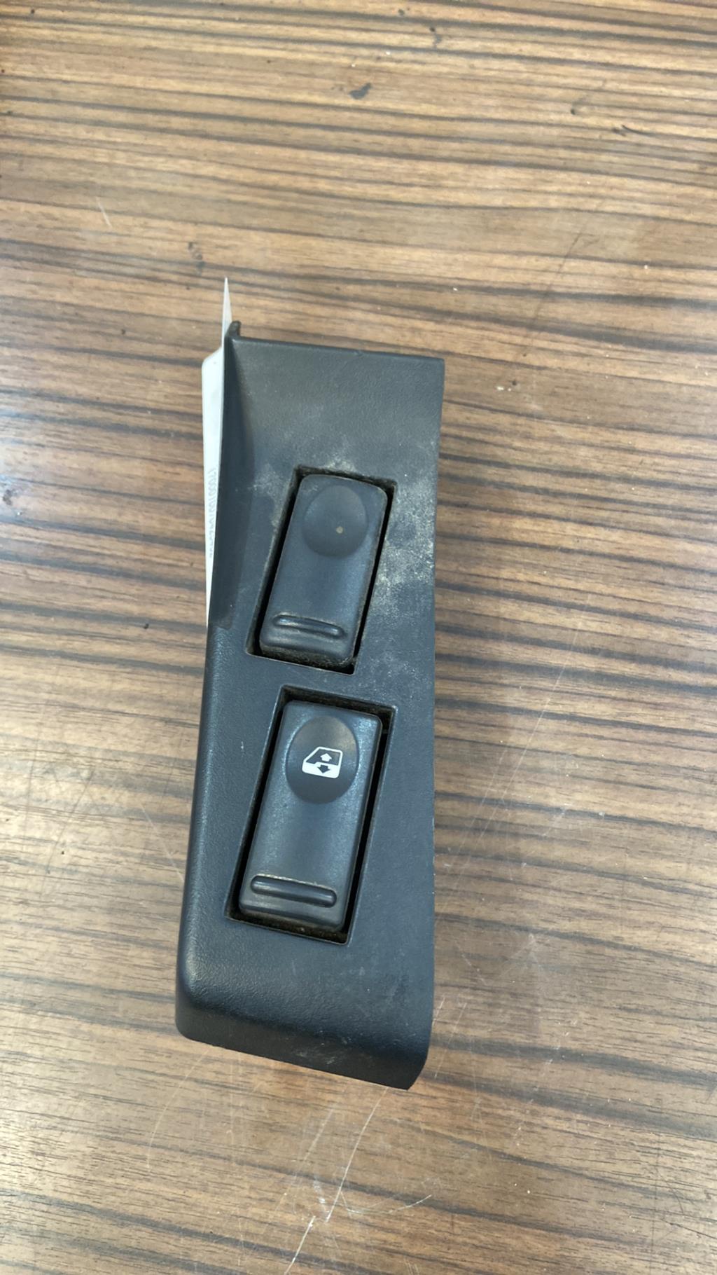 Interruttore lavacristalli anteriore destro RENAULT MASTER 2 PHASE 1  - 1