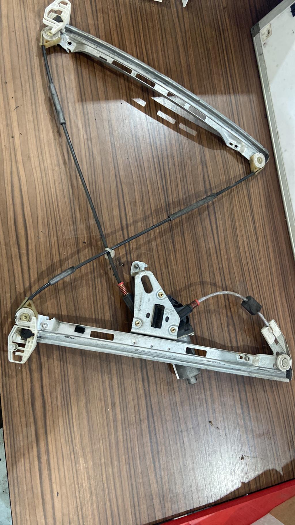 Alzacristalli manuale anteriore sinistro PEUGEOT 206+ Diésel - 1