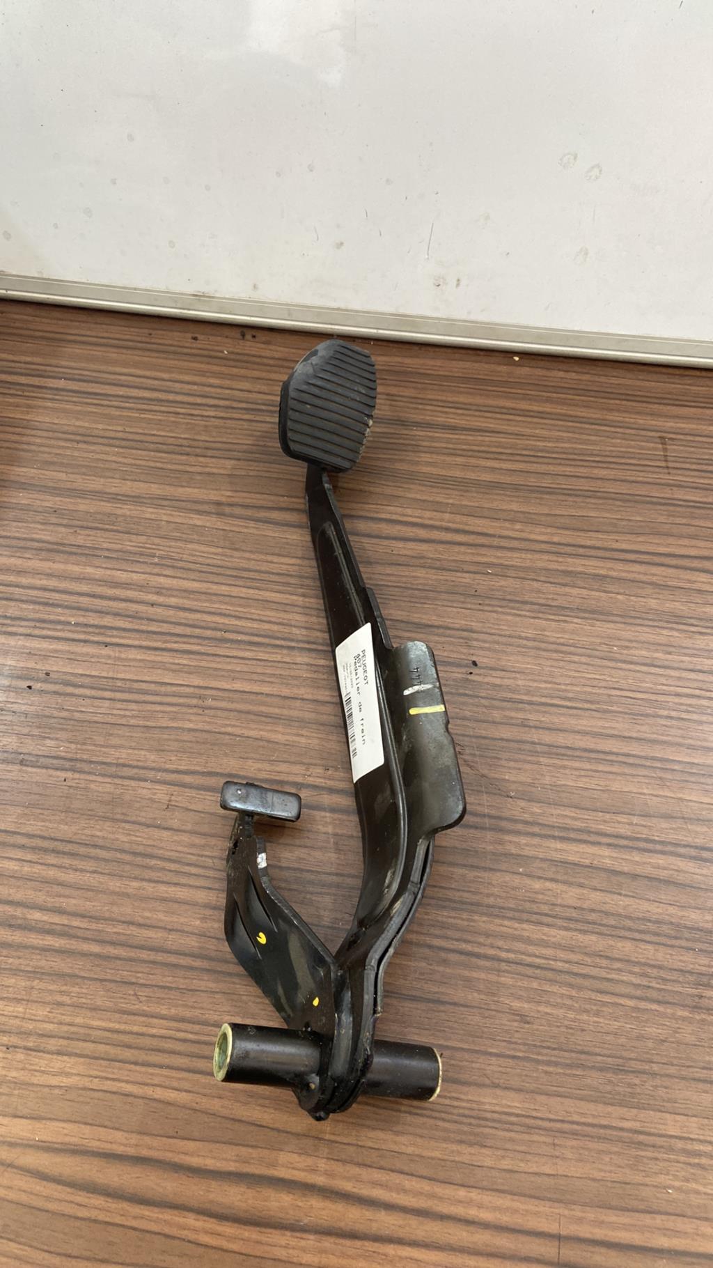 Pedale de frein PEUGEOT 407  - 1