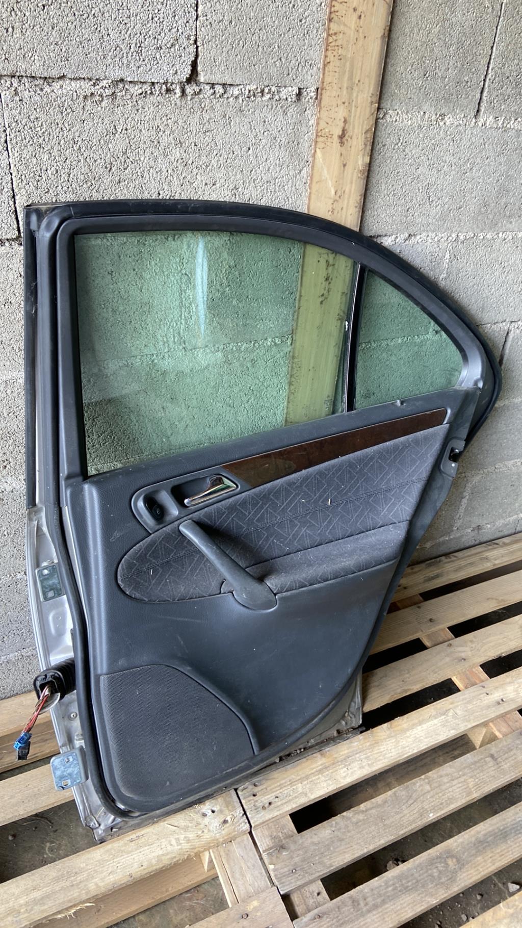Portiera posteriore destra MERCEDES CLASSE C 203  - 1