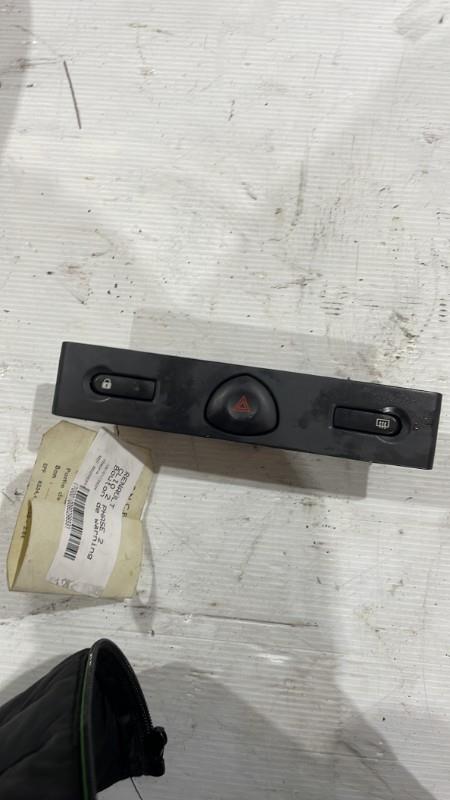 Bouton de warning RENAULT CLIO 2 PHASE 2  - 1
