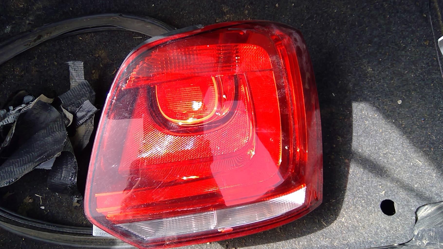 Fanale posteriore principale destro (luci) VOLKSWAGEN POLO 5 PHASE 1 Diésel - 1