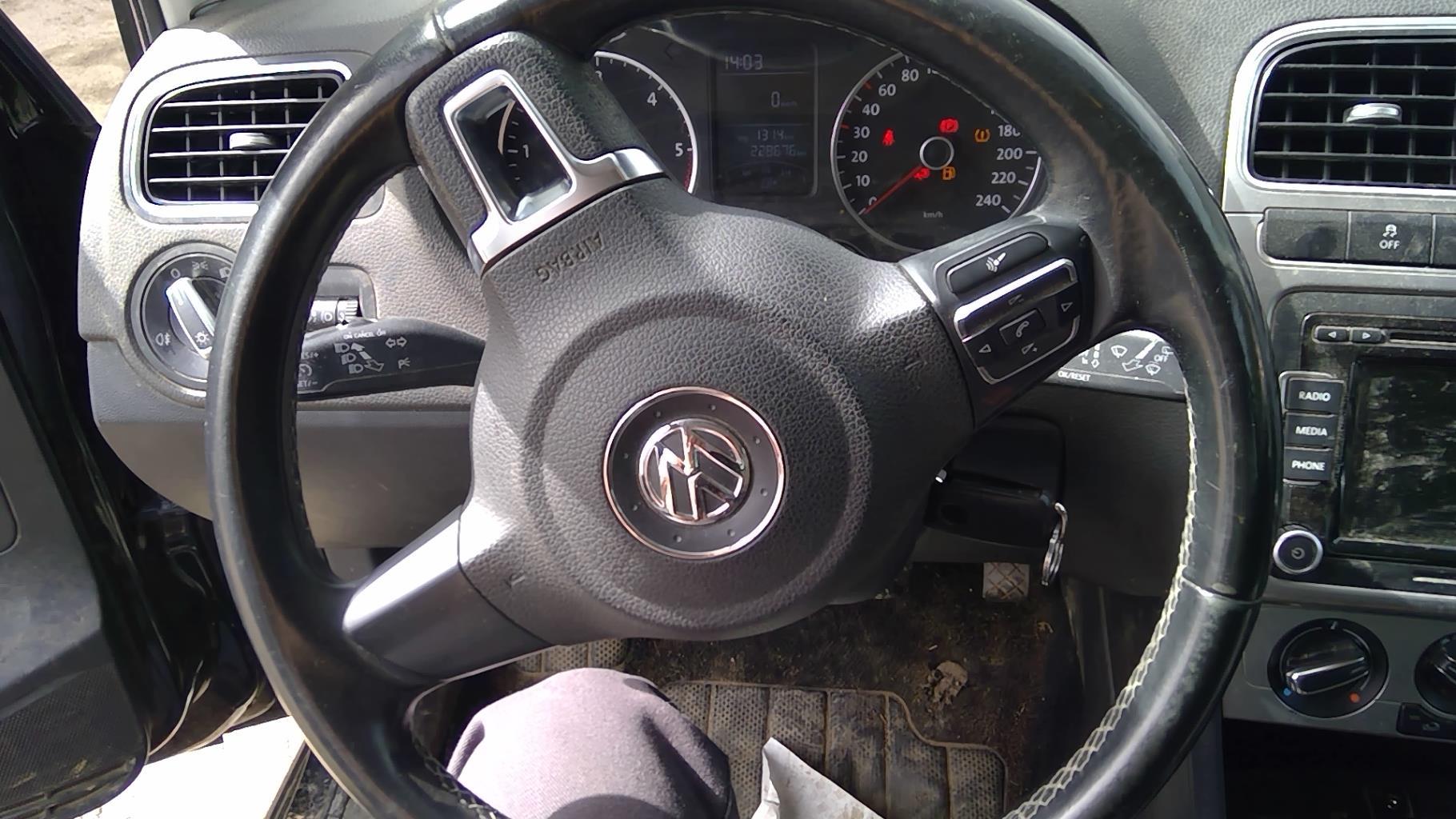 Volante VOLKSWAGEN POLO 5 PHASE 1 Diésel - 1