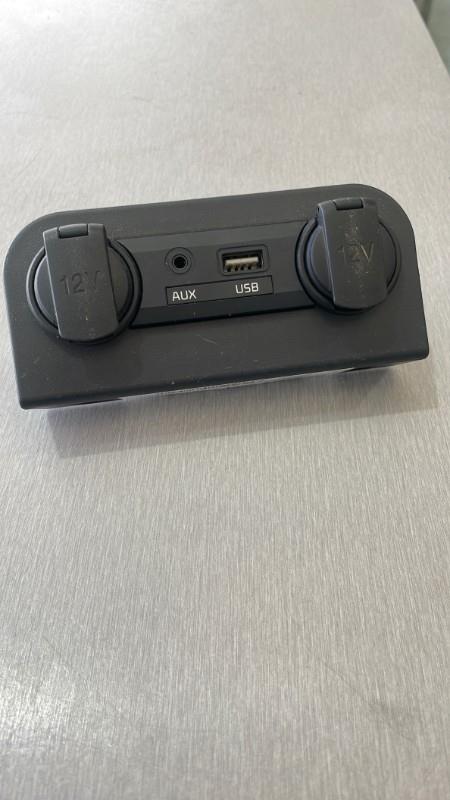 Prise port USB KIA RIO 3 PHASE 2 Diesel - 1
