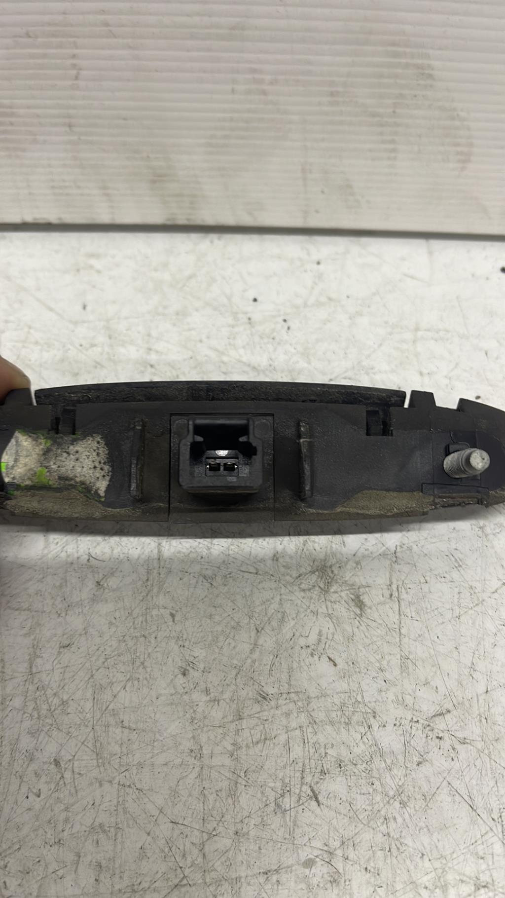 Bouton de coffre PEUGEOT 307 PHASE 1 Diesel - 1