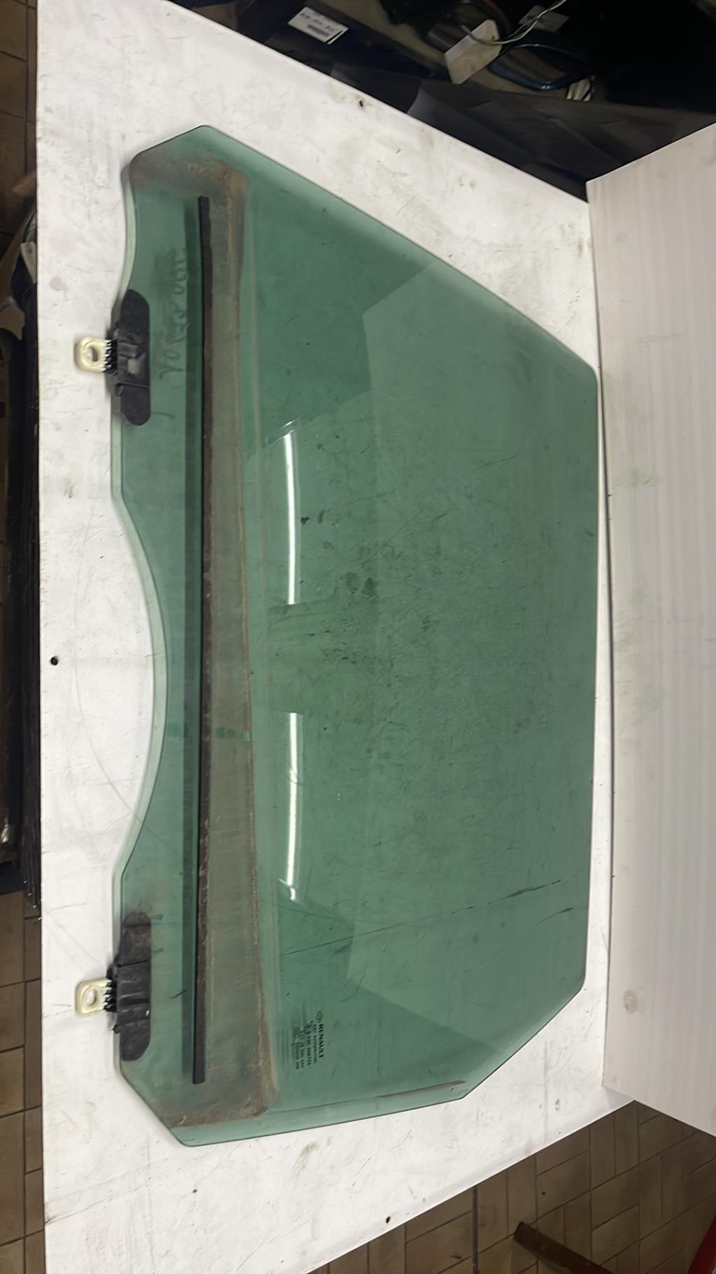 Vitre arriere gauche RENAULT SCENIC 3 PHASE 3 Diesel - 1