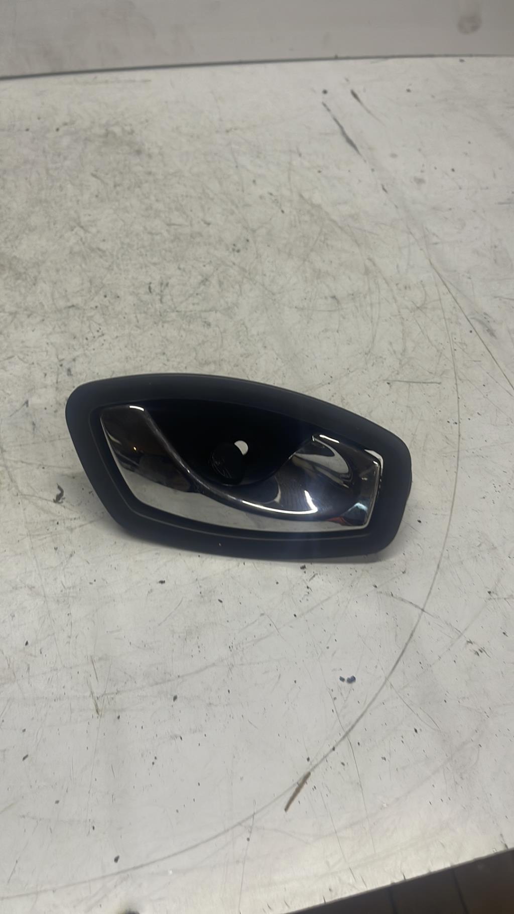 Poignee interieur avant droit RENAULT SCENIC 3 PHASE 3 Diesel - 1