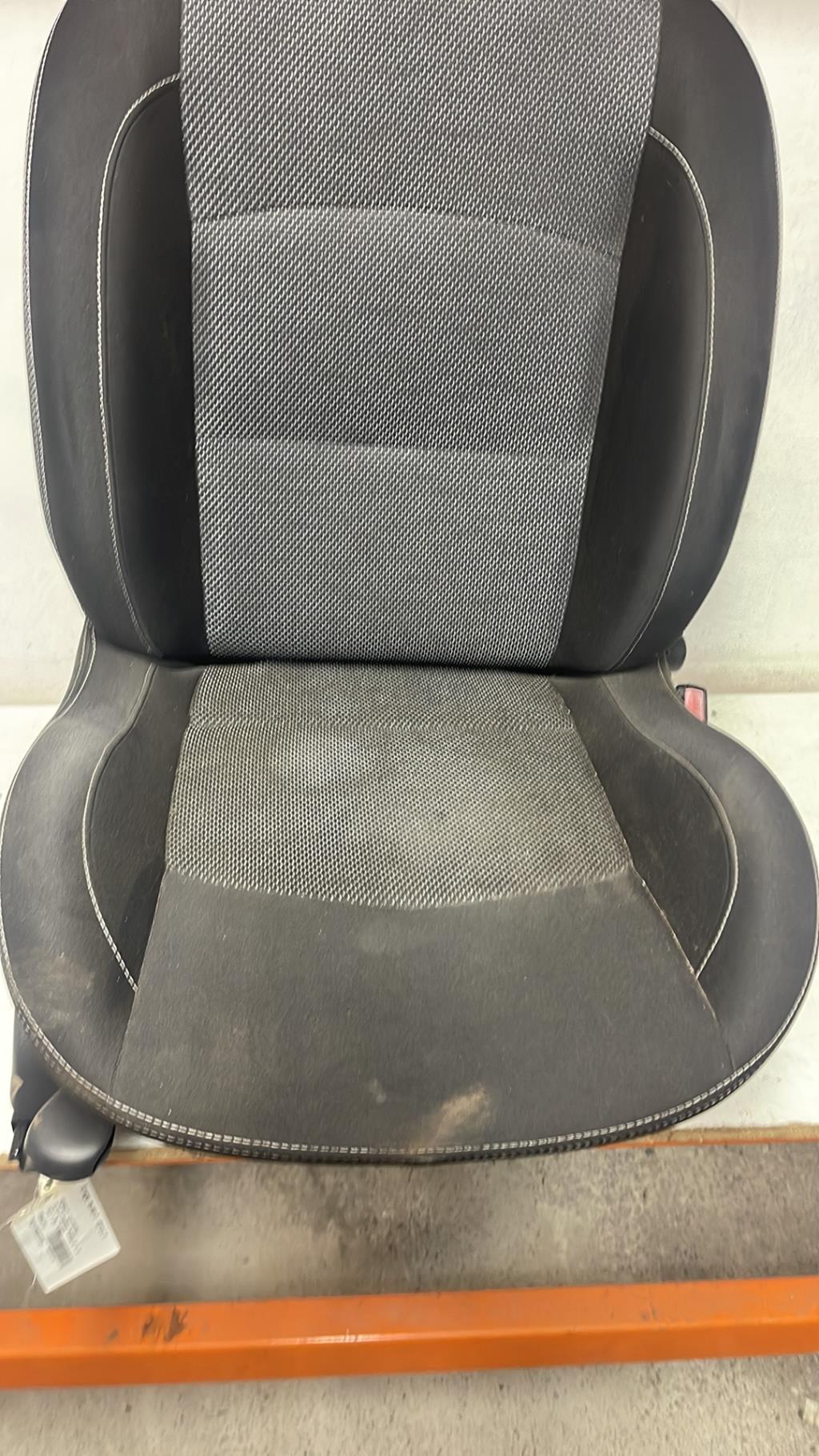 Siege avant droit RENAULT CLIO 2 CAMPUS PHASE 2 Diesel - 1