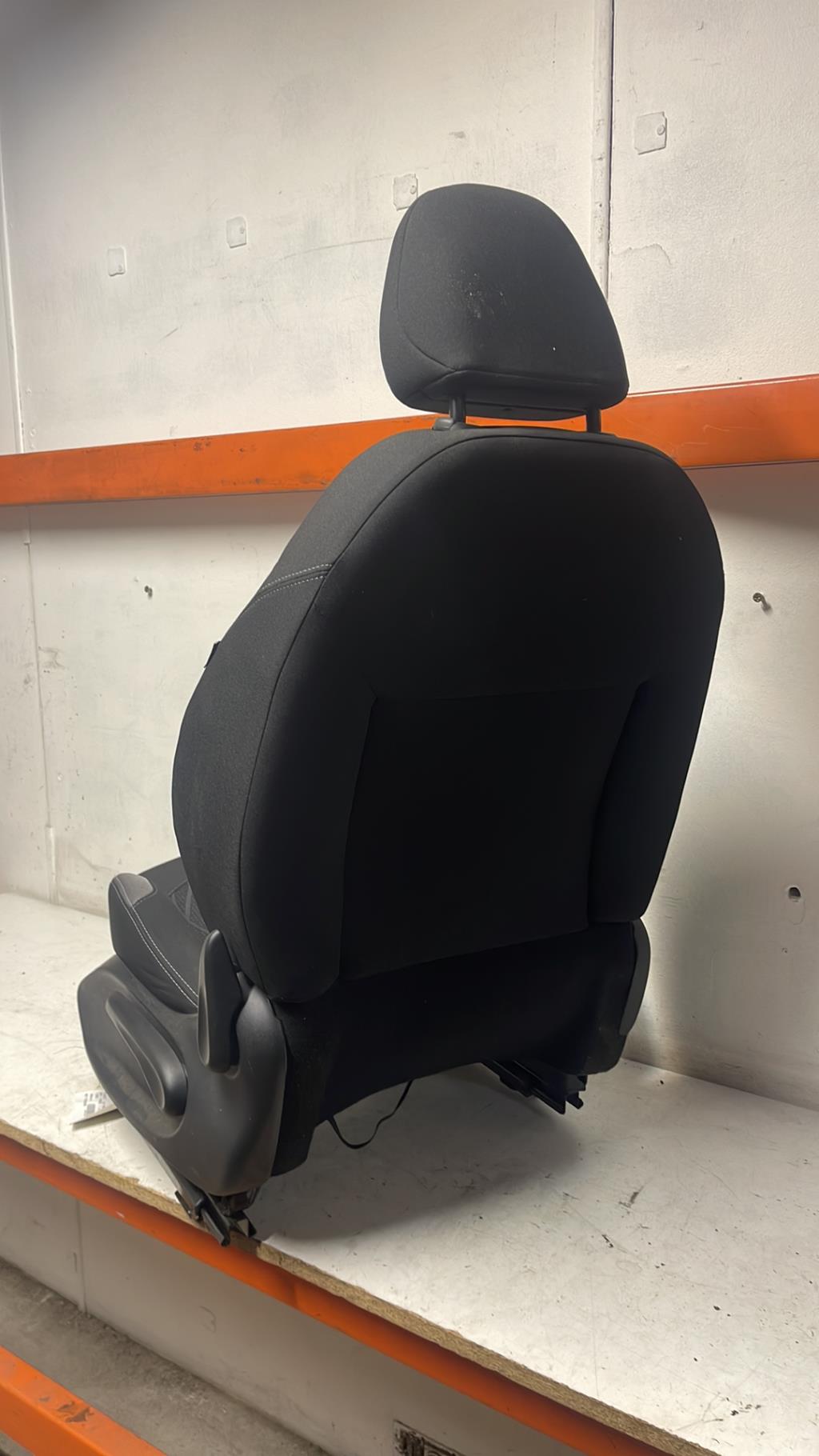 Siege avant gauche PEUGEOT 208 1 PHASE 1 Diesel - 1