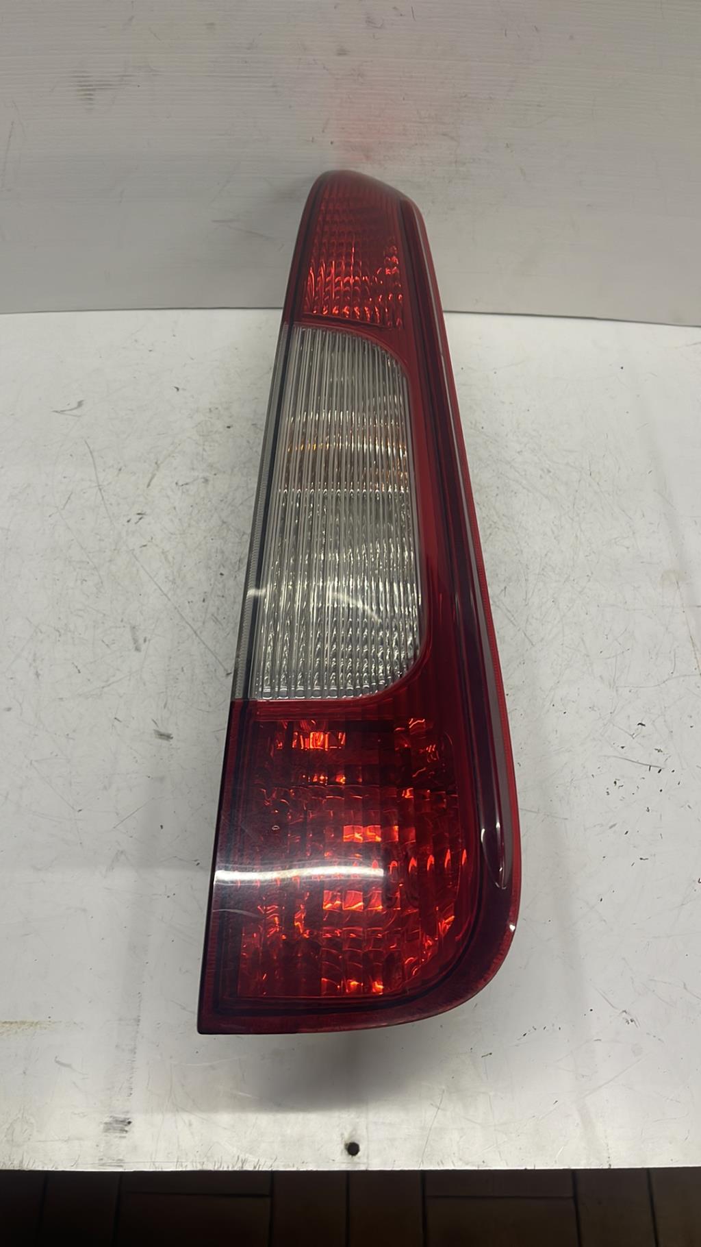 Feu arriere principal droit (feux) FORD C-MAX 1 PHASE 1 Diesel - 1