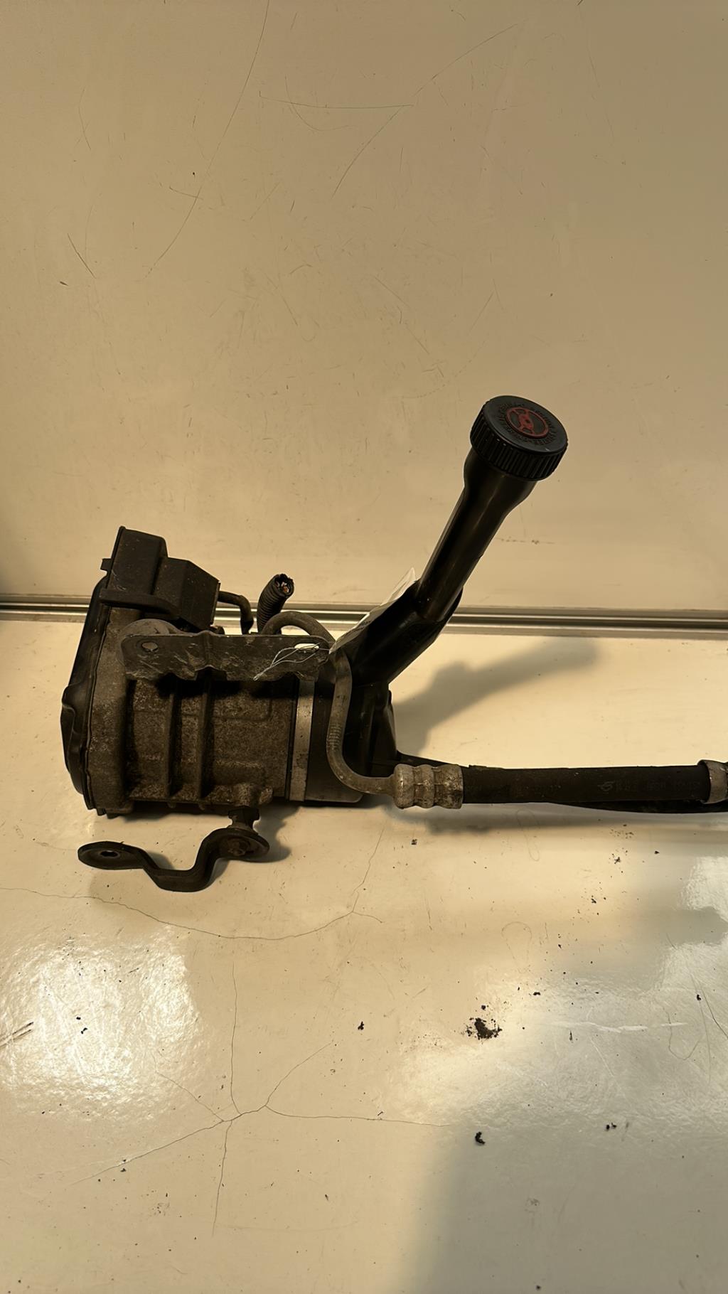 Pompe de direction CITROEN C4 PICASSO 1 Diesel - 1