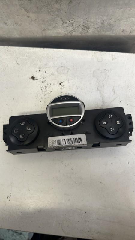 Commande chauffage RENAULT MEGANE 2 PHASE 2 CABRIOLET Diesel - 1