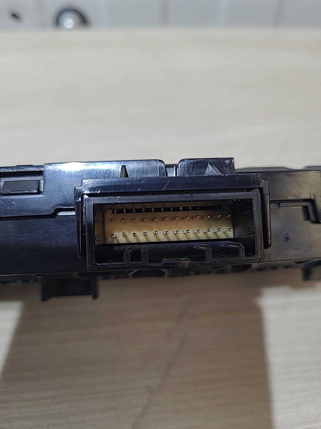 Bouton/Interrupteur RENAULT MASTER 3 PHASE 3 Diesel - 1