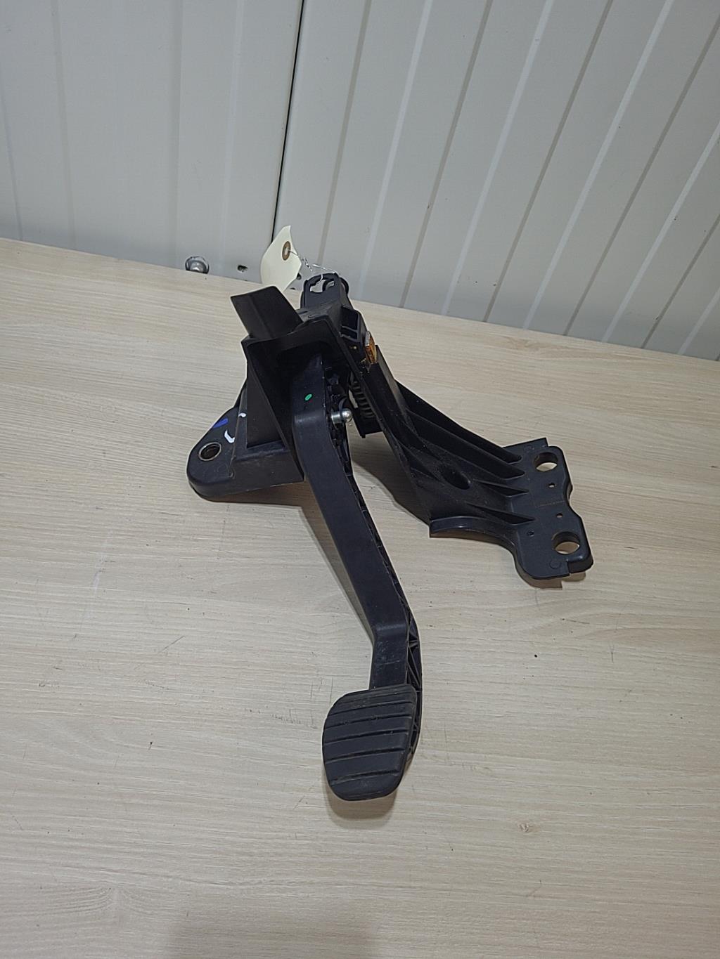 Pedale d'embrayage RENAULT MASTER 3 PHASE 3 Diesel - 1