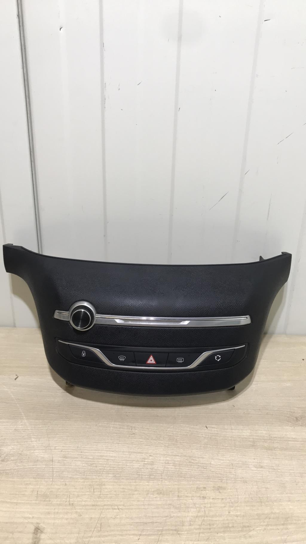 Facade autoradio PEUGEOT 308 2 PHASE 1 Diesel - 1