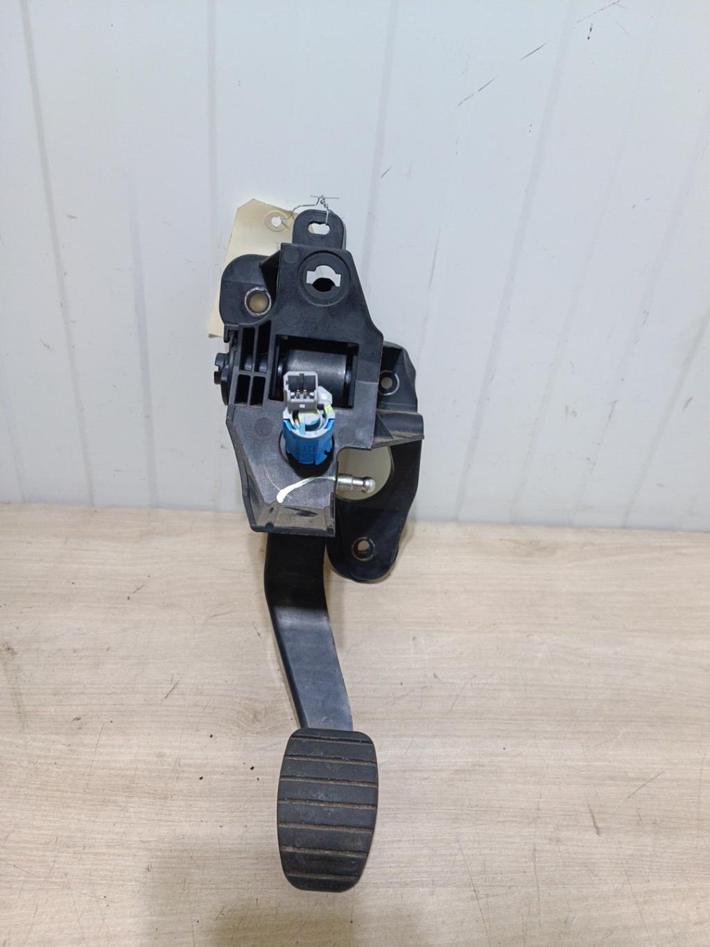 Pedale d'embrayage RENAULT TWINGO 3 PHASE 1 Essence - 1