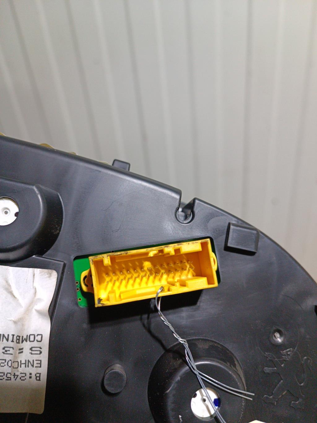 Compteur PEUGEOT 308 1 SW PHASE 1 BREAK Essence - 1