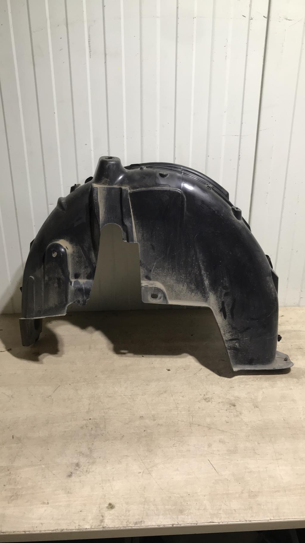 Pare boue avant droit CITROEN C3 3 PHASE 1 Essence - 1