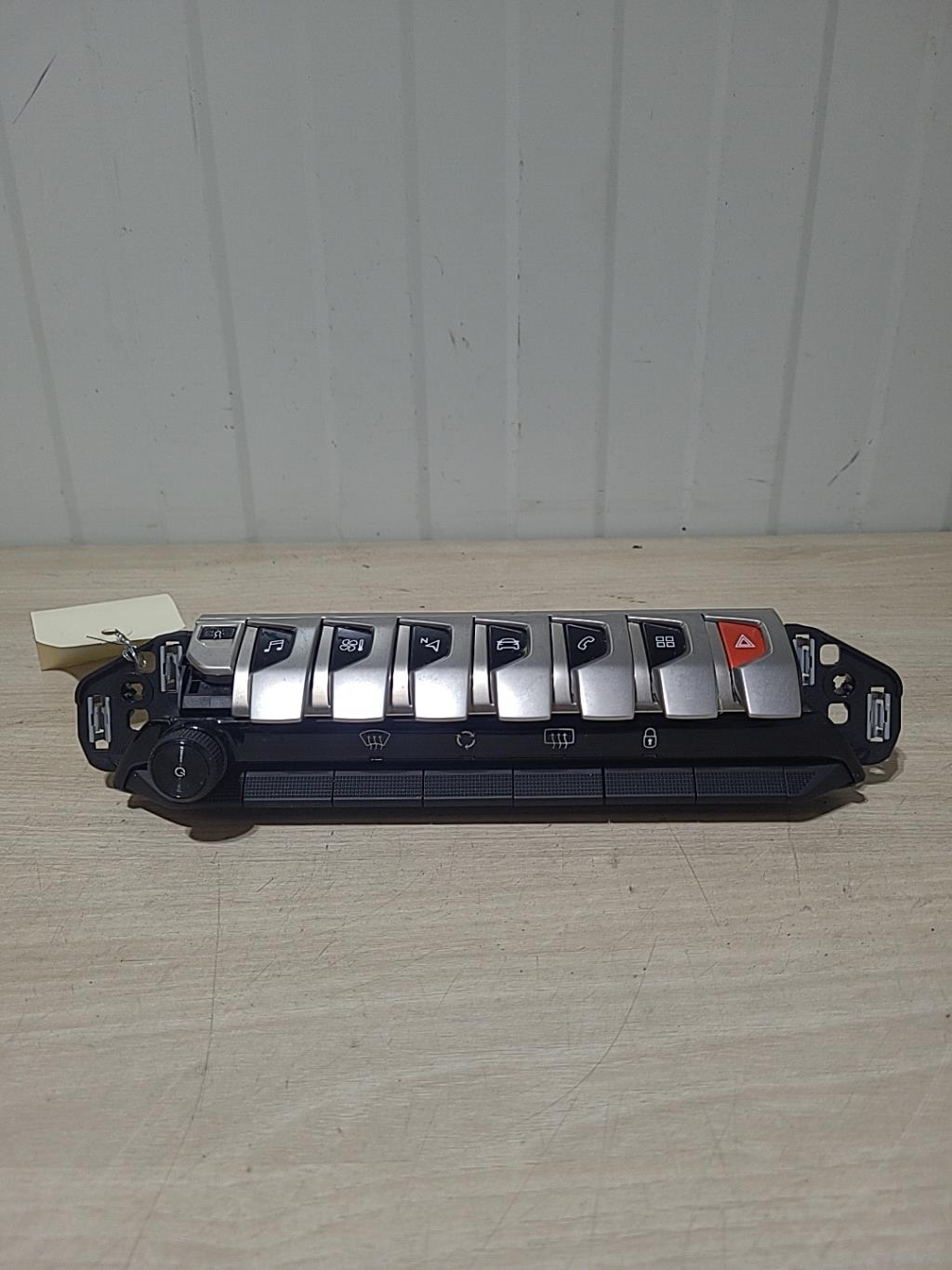 Commande autoradio PEUGEOT 3008 2 PHASE 1 Essence - 1