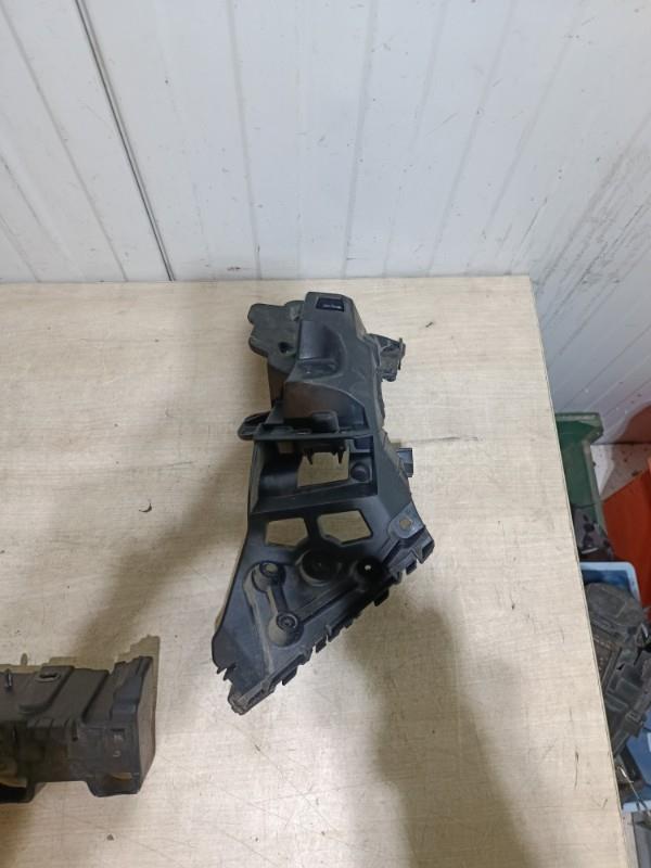 Support de pare chocs arriere RENAULT CLIO 4 PHASE 2 Diesel - 1