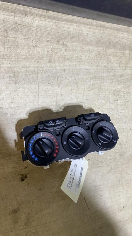 Commande chauffage OPEL CORSA E Essence - 1