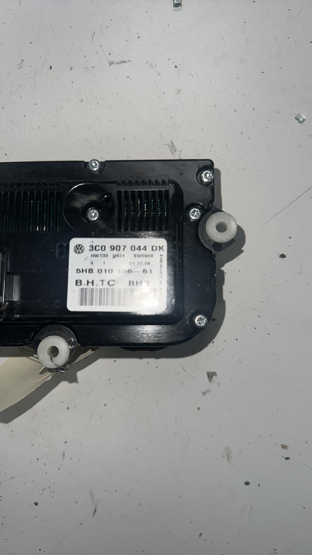 Commande chauffage VOLKSWAGEN PASSAT 5 BREAK  - 1