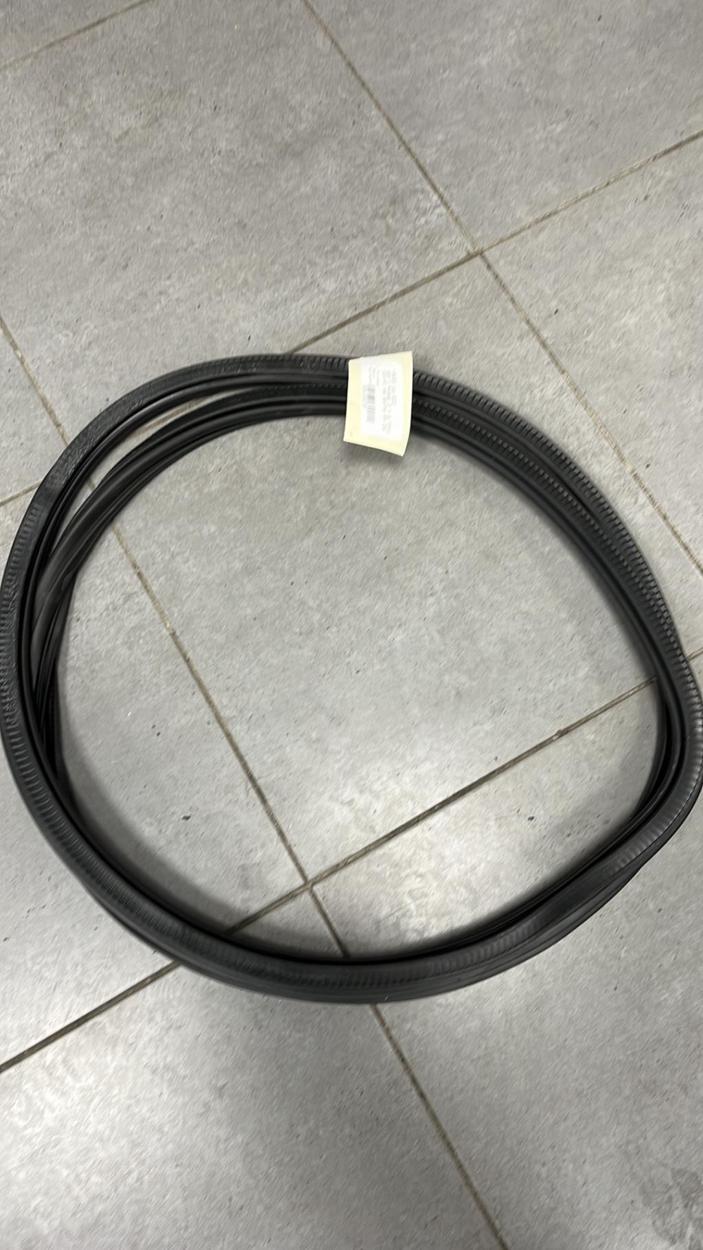 Joint de porte avant droite AUDI Q3 1 PHASE 2 Essence - 1