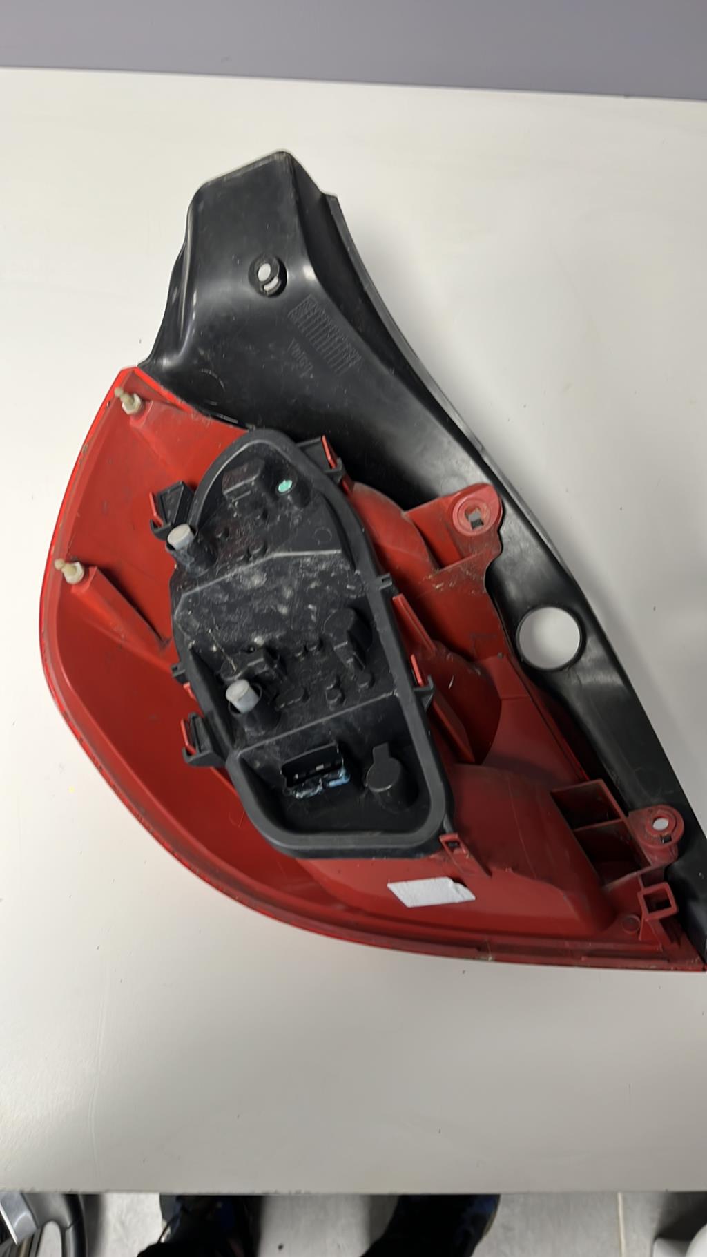 Fanale posteriore principale destro (luci) RENAULT CLIO 3 PHASE 1 Diésel - 1