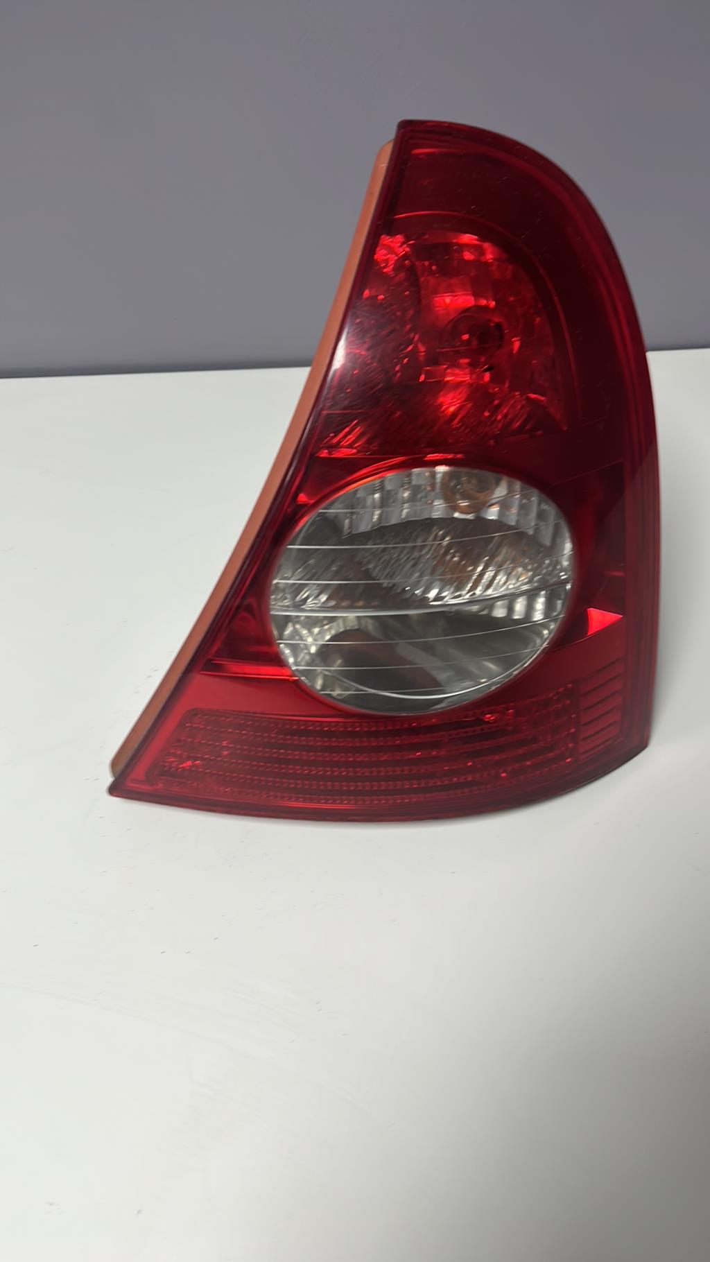 Feu arriere secondaire droit (feux) RENAULT CLIO 2 PHASE 2 Diesel - 1