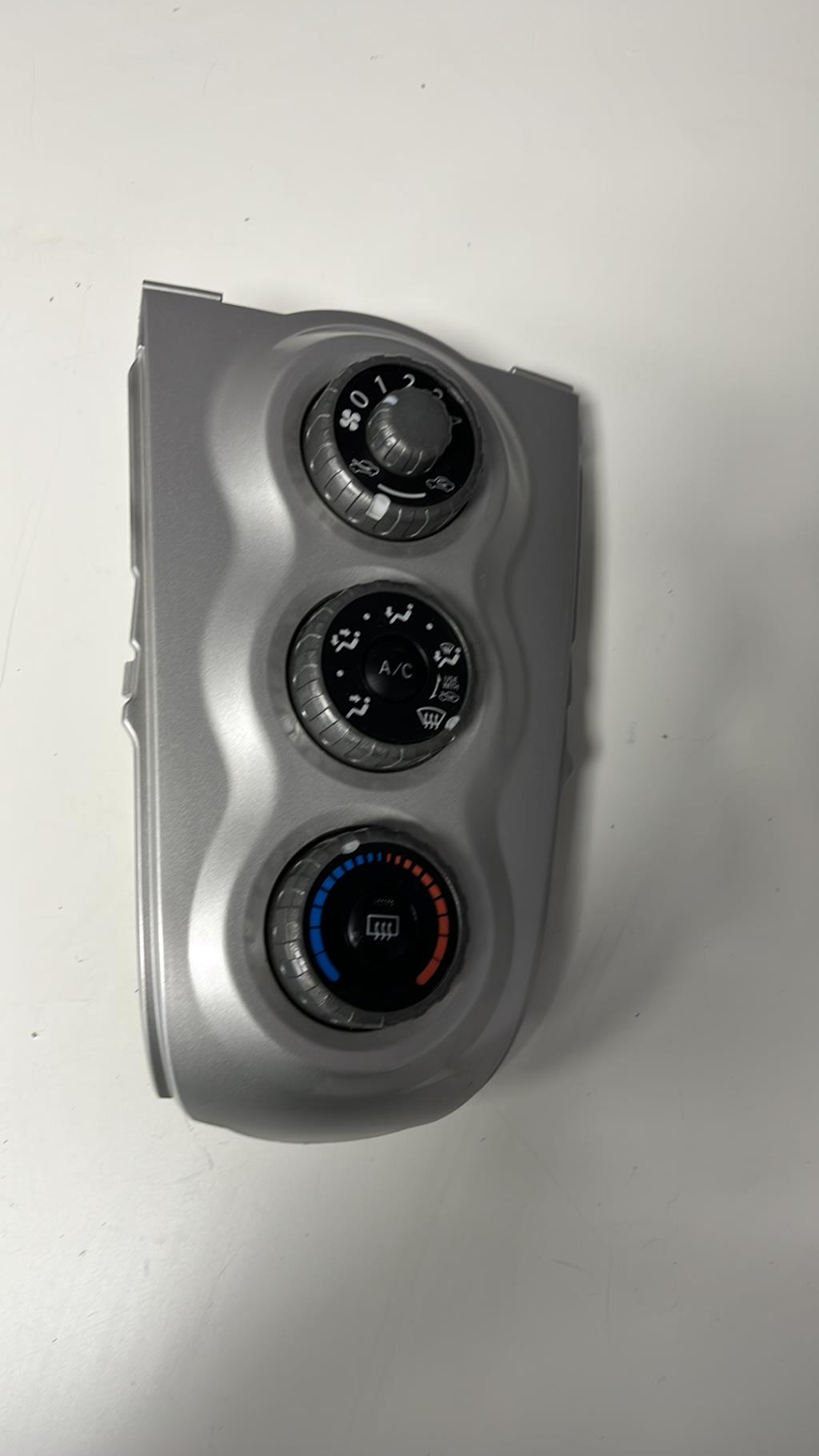 Commande chauffage TOYOTA YARIS 2 PHASE 1 Diesel - 1