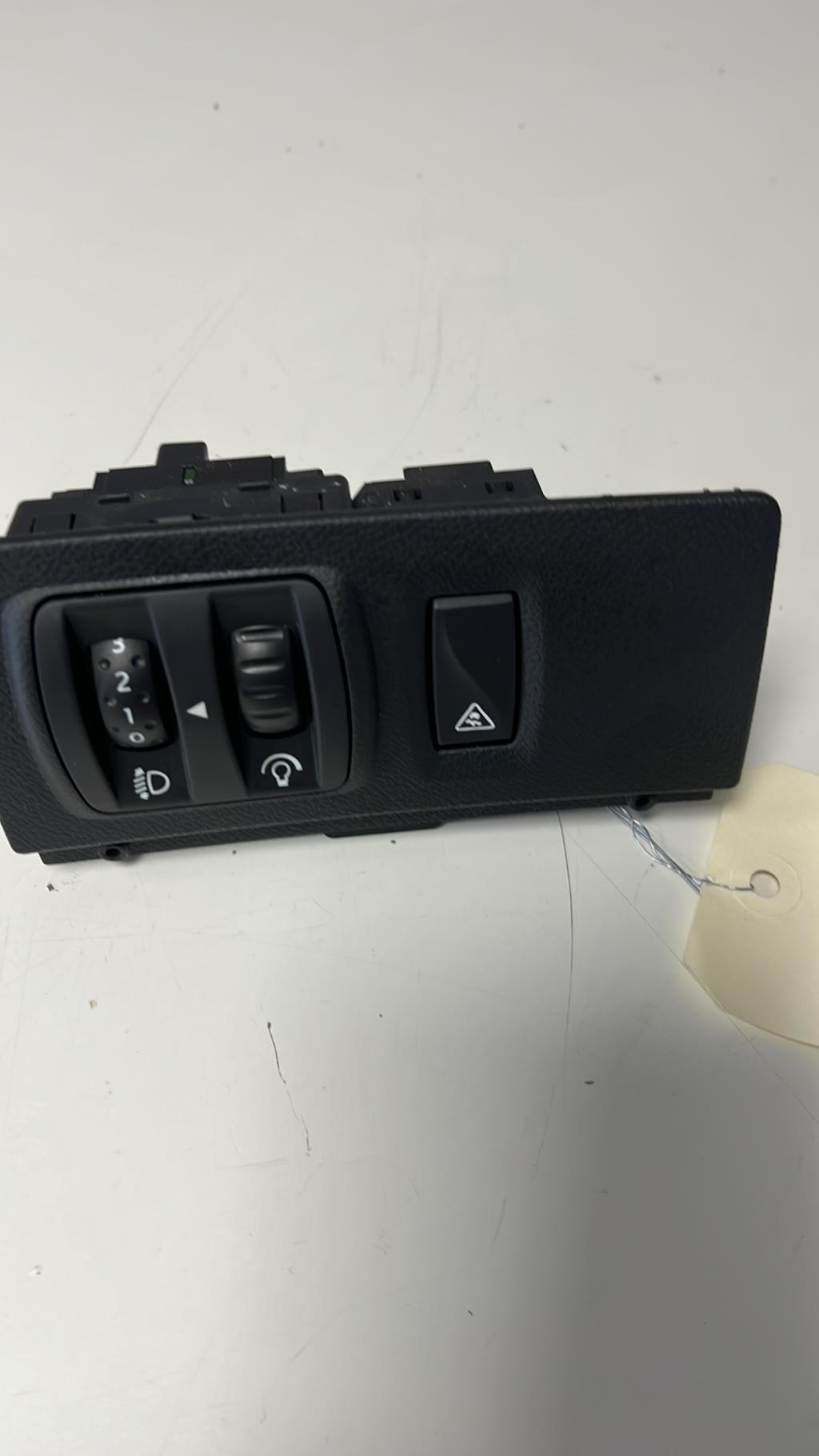Commande de phare RENAULT LAGUNA 3 PHASE 2 BREAK Diesel - 1