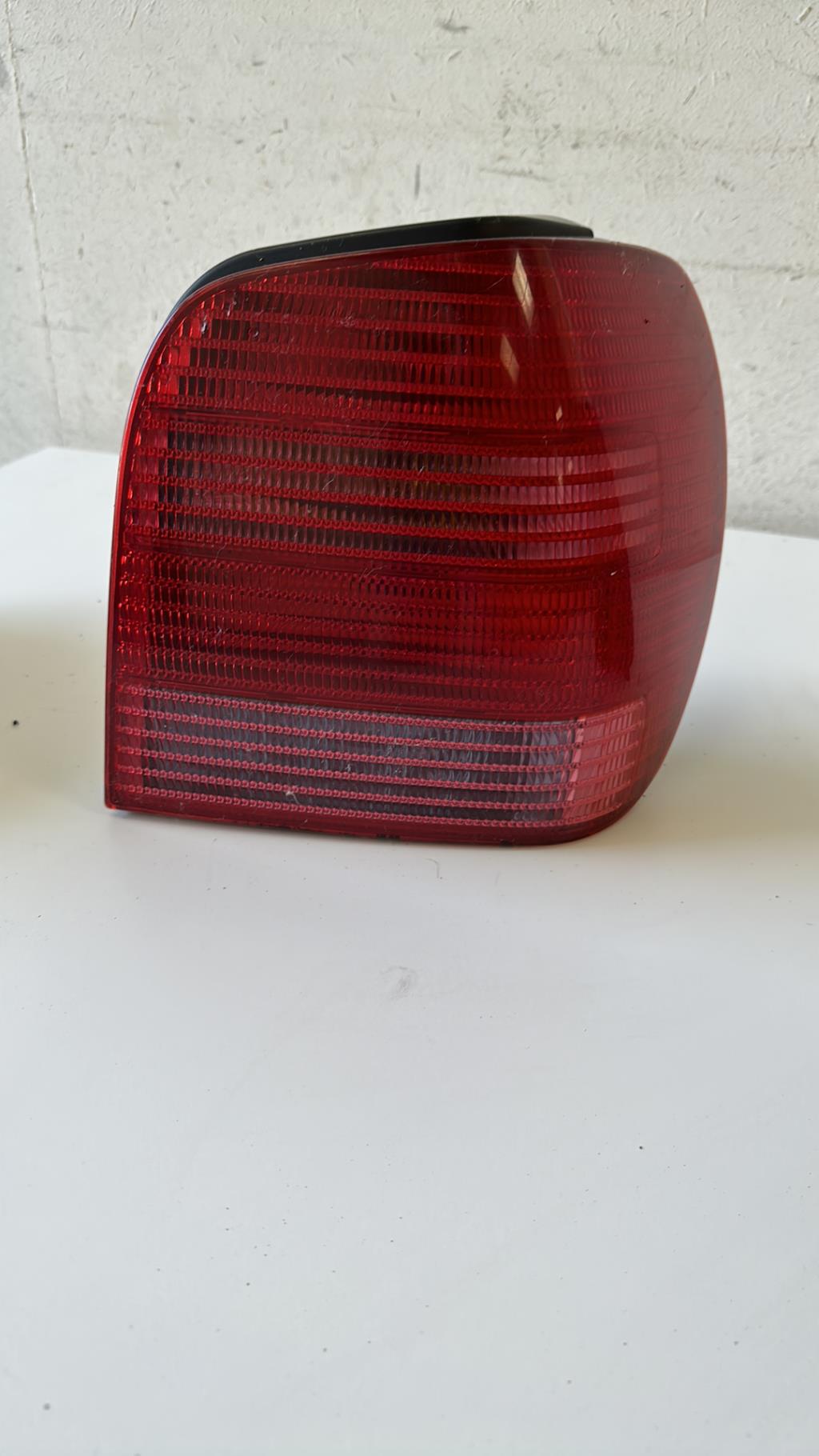 Fanale posteriore principale destro (luci) VOLKSWAGEN POLO 1  - 1