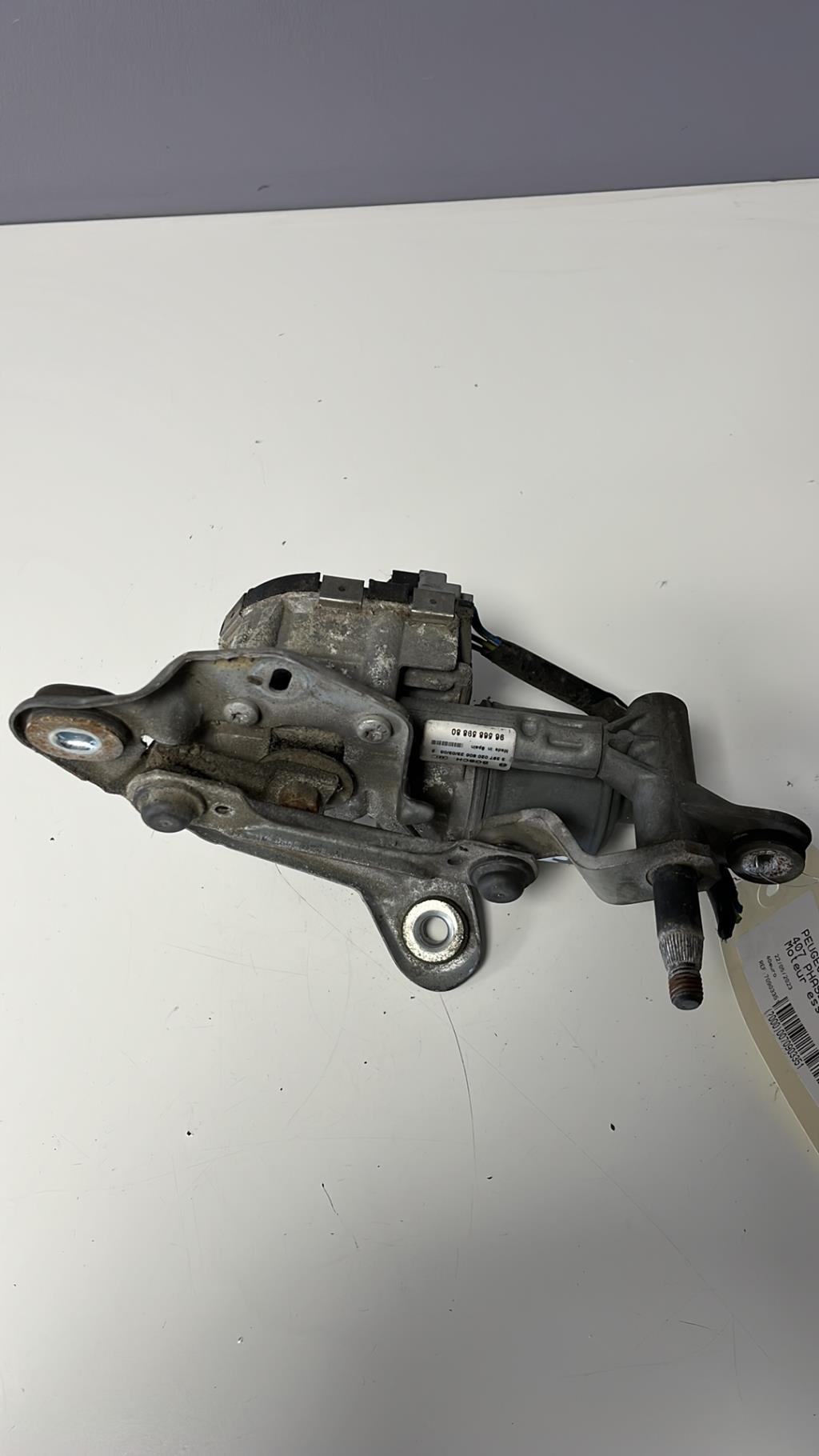 Motore tergicristallo anteriore destro PEUGEOT 407 PHASE 1 Diésel - 1