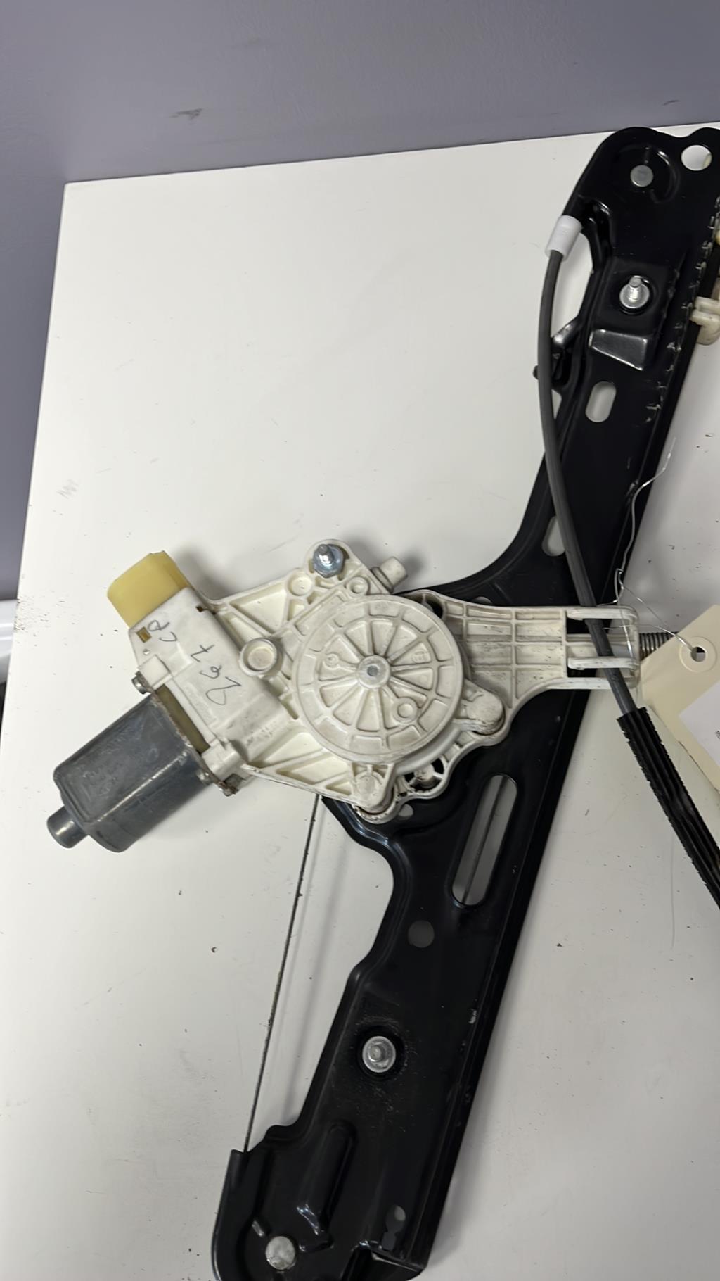 Motore alzacristalli anteriore destro BMW SERIE 1 E87 PHASE 1 Diésel - 1