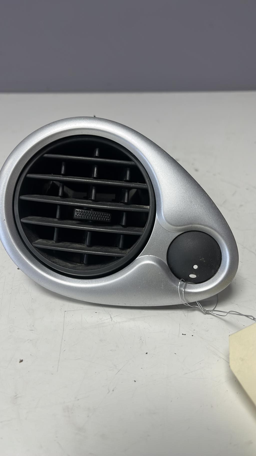 Bocchetta aerazione cruscotto anteriore sinistra RENAULT CLIO 3 PHASE 1 Gasolina - 1