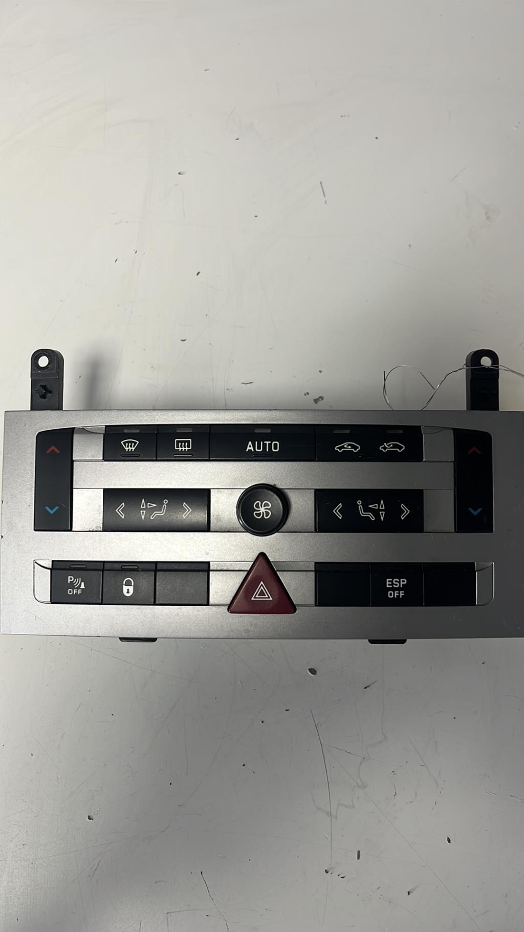 Commande chauffage PEUGEOT 407 PHASE 1 Diesel - 1