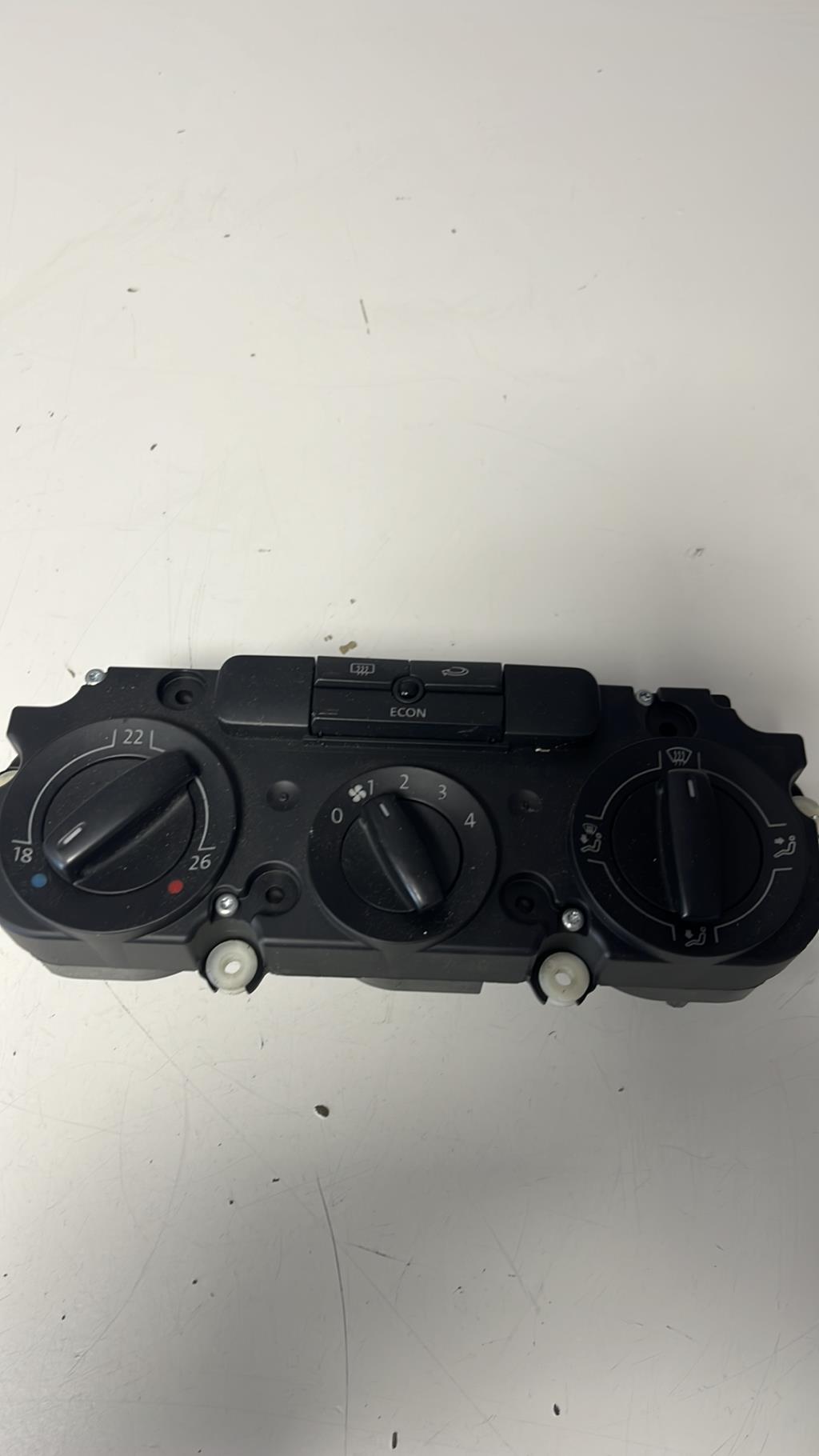 Commande chauffage VOLKSWAGEN GOLF 5 Essence - 1